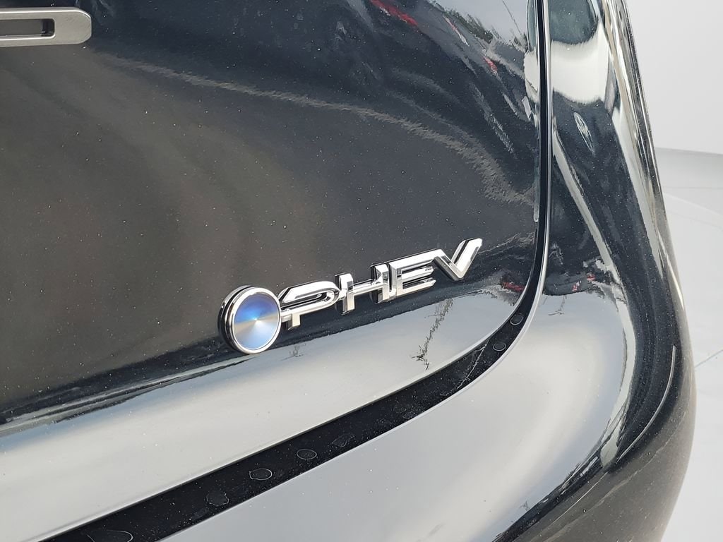 2026 Toyota Prius Plug-in Hybrid XSE - Photo 6