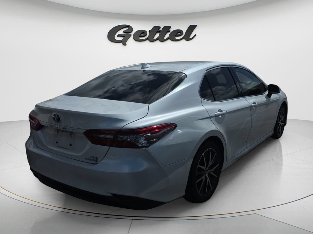 Used 2022 Toyota Camry Hybrid XLE Sedan