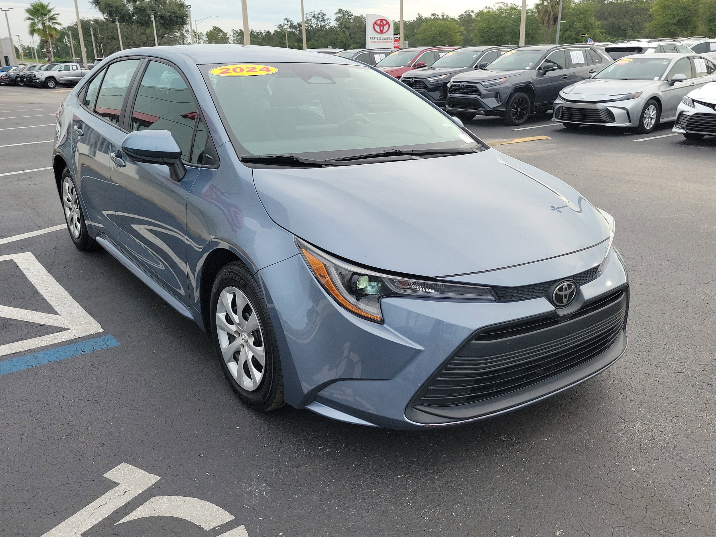 Used 2024 Toyota Corolla LE with VIN 5YFB4MDE7RP099610 for sale in Kansas City