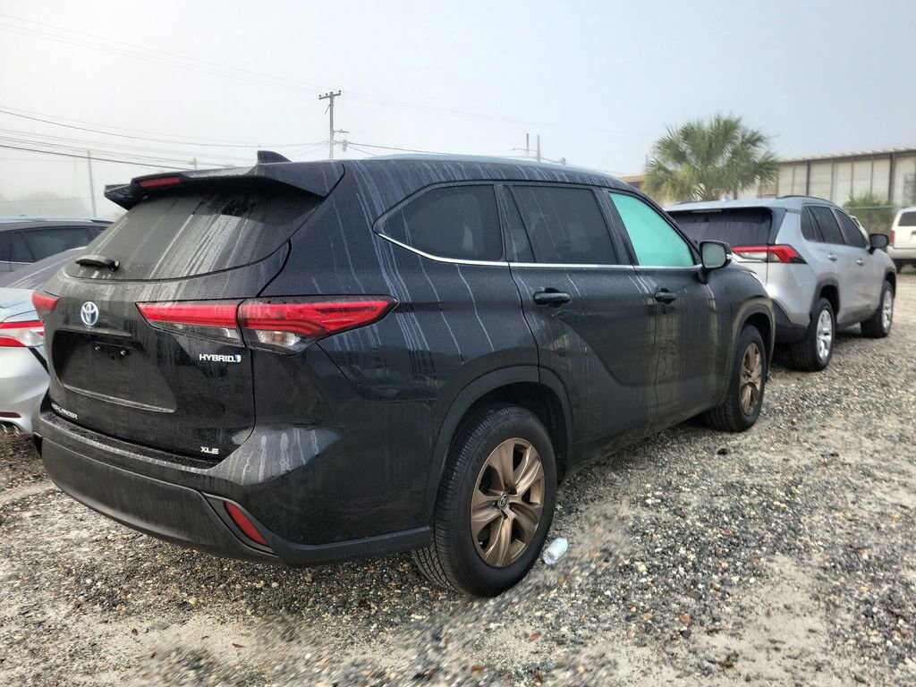 Certified 2023 Toyota Highlander Hybrid XLE Bronze SUV
