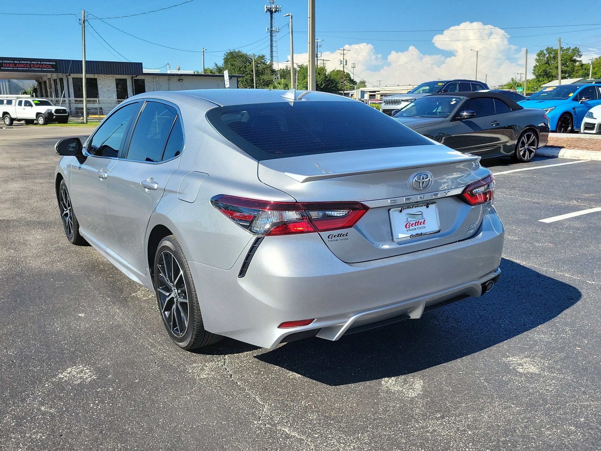 2023 Toyota Camry SE photo 4