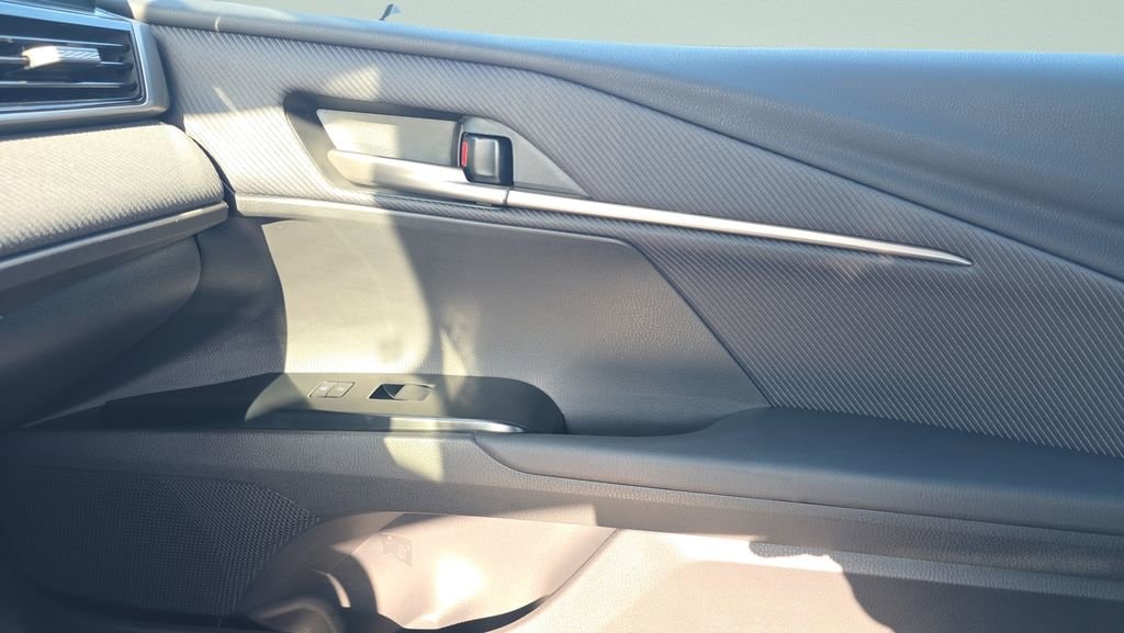 2026 Toyota Camry SE - Photo 13