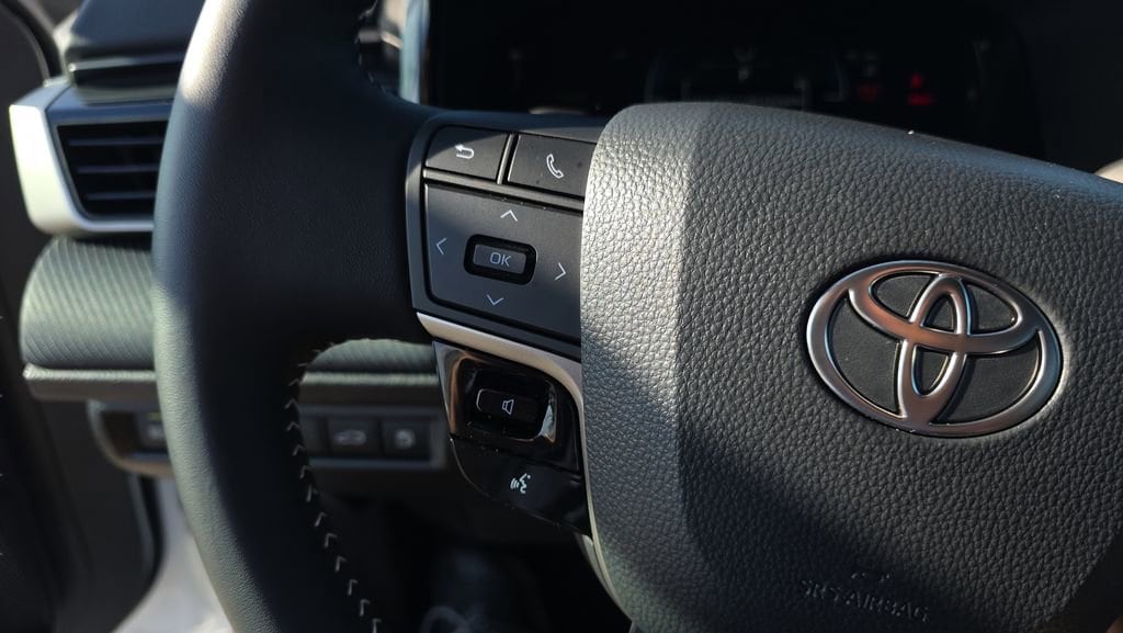 2026 Toyota Camry SE - Photo 20