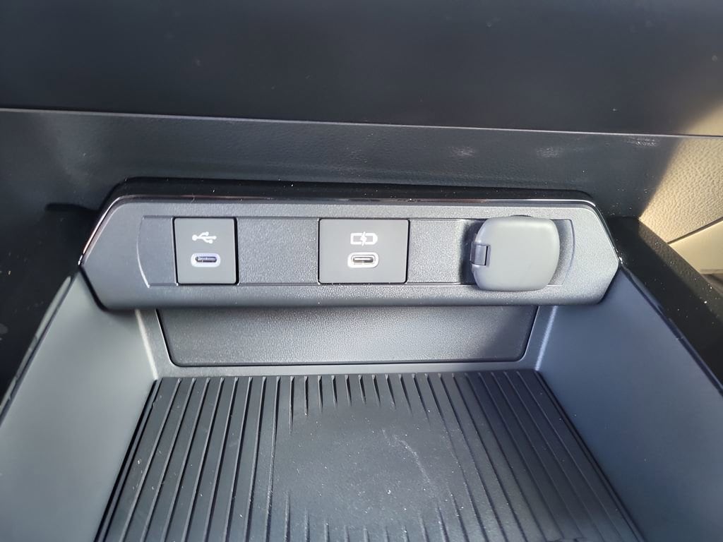 2026 Toyota Prius Plug-in Hybrid XSE - Photo 21