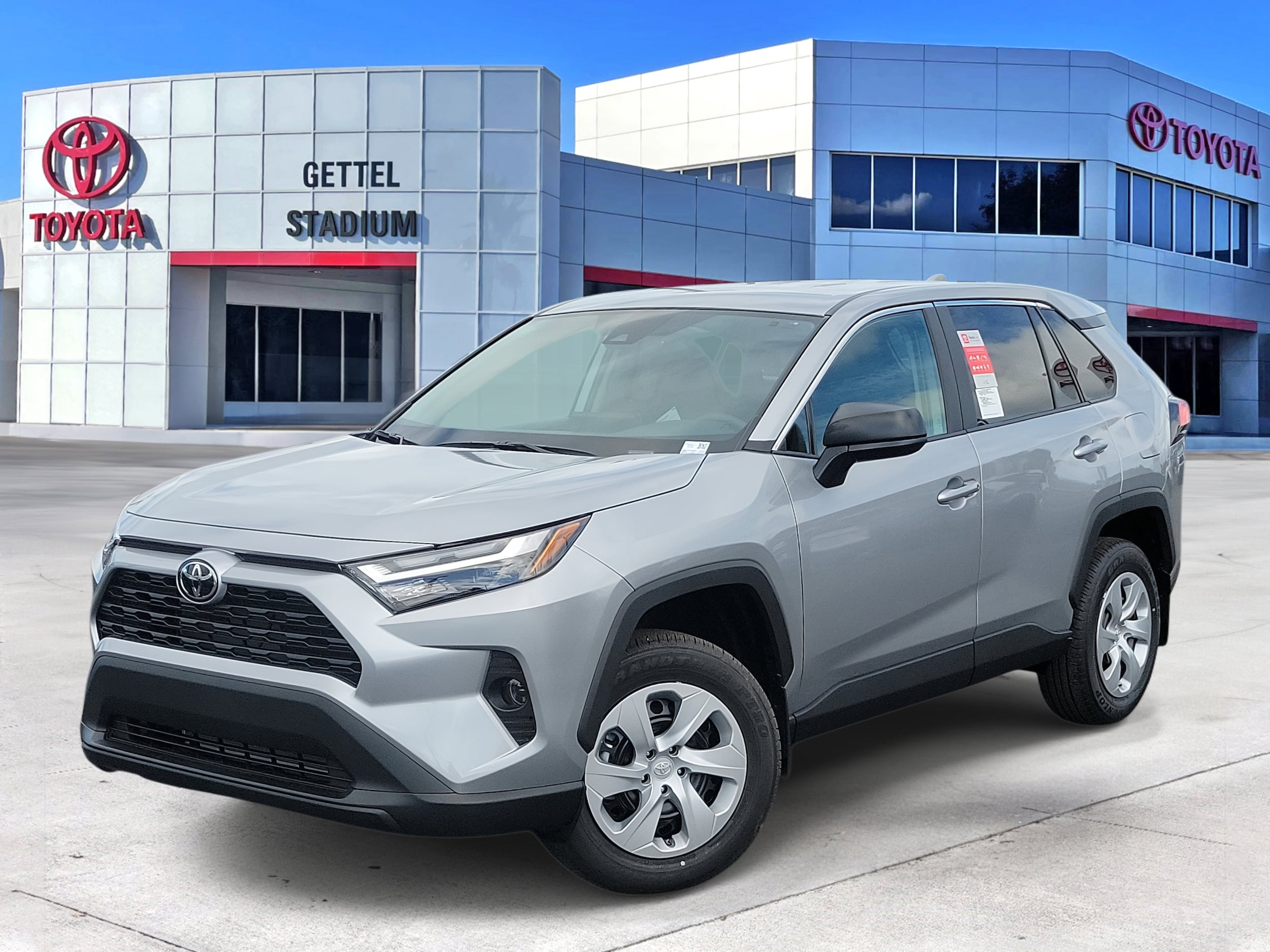 2025 Toyota RAV4 LE's photo