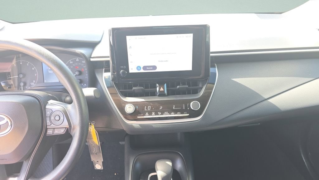 2024 Toyota Corolla LE - Photo 18