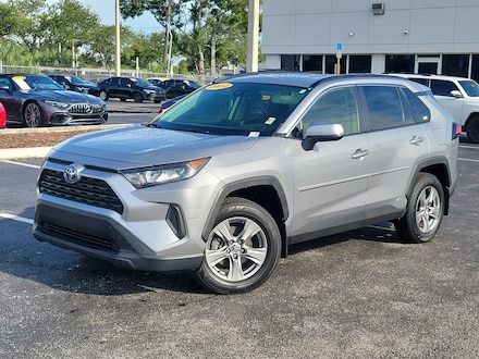 2022 Toyota RAV4 Hybrid LE SUV