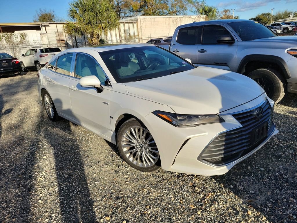 Used 2019 Toyota Avalon Hybrid XLE Sedan