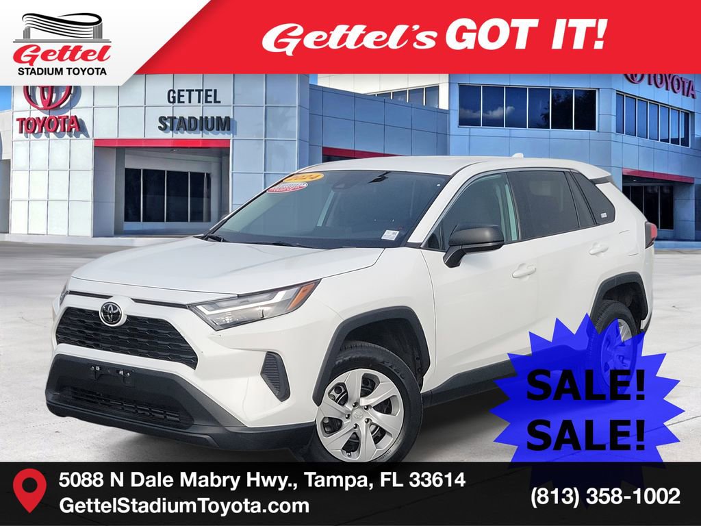 2024 Toyota RAV4 LE's photo