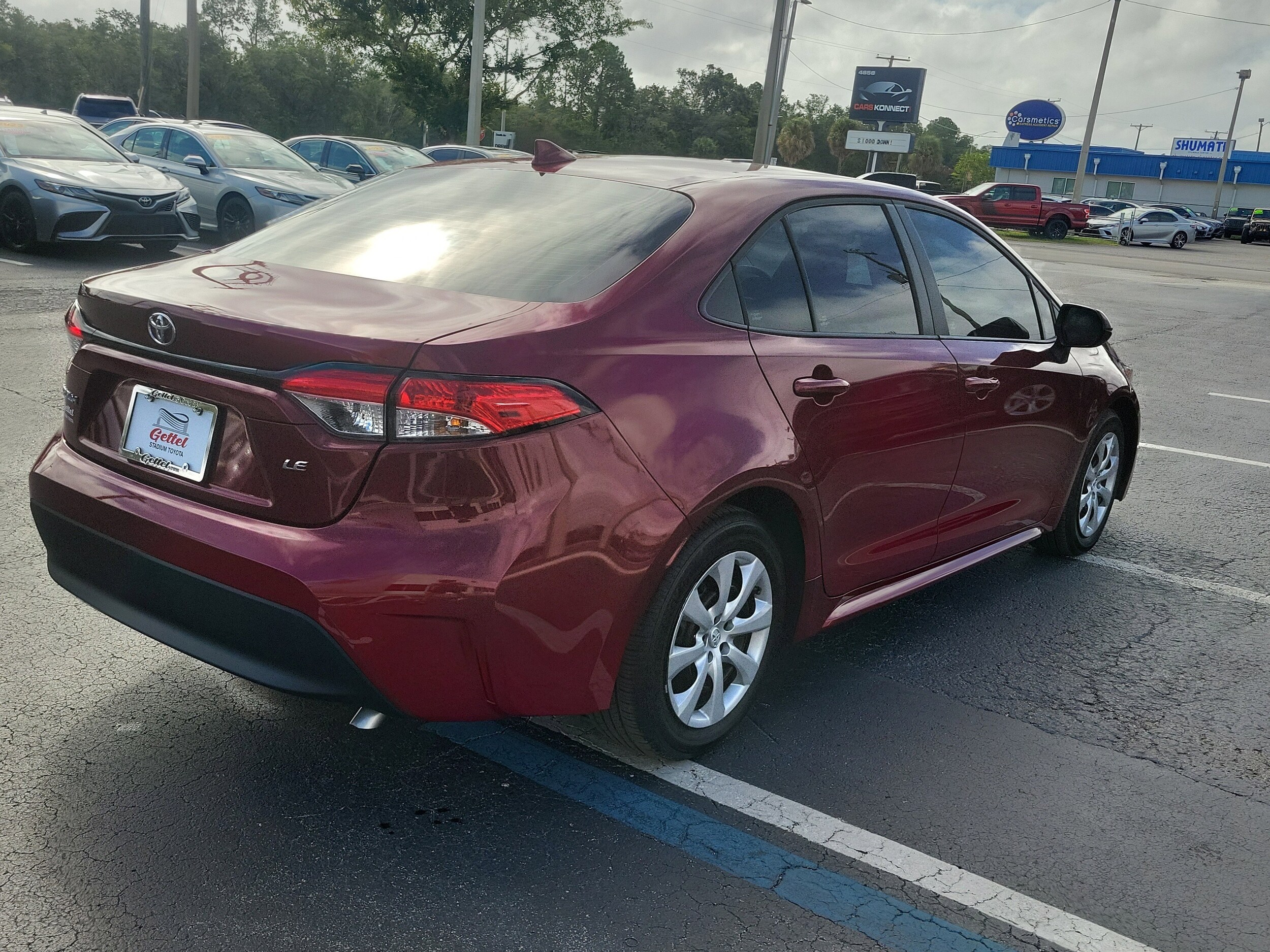 2023 Toyota Corolla LE photo 3