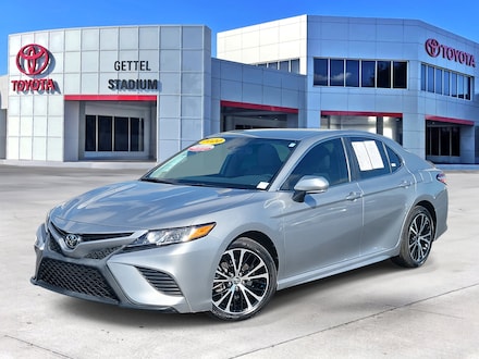 2020 Toyota Camry SE Sedan