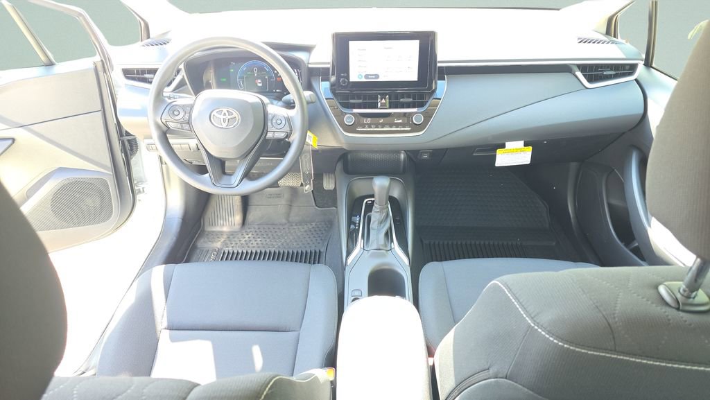 2026 Toyota Corolla LE - Photo 11