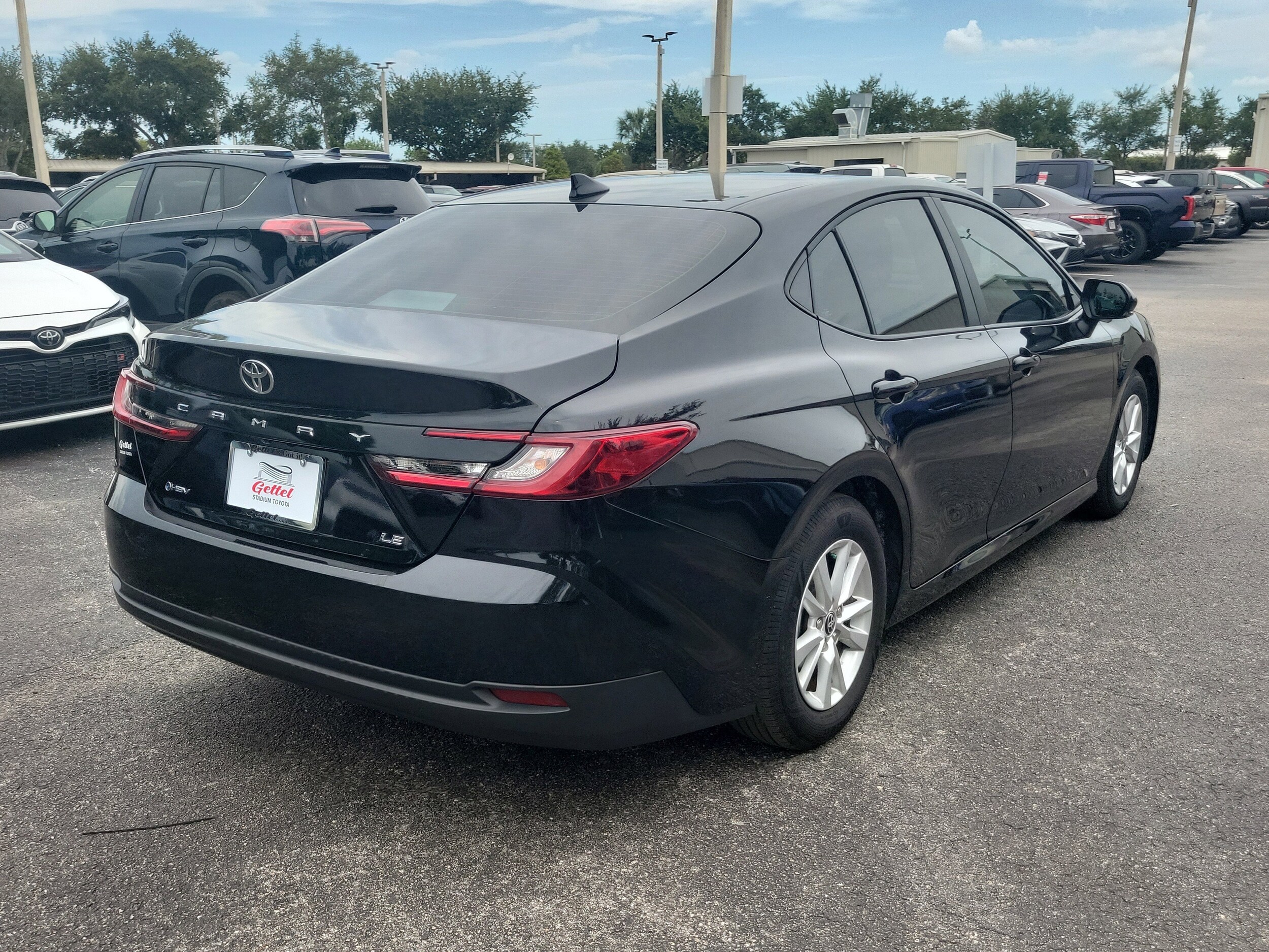 2025 Toyota Camry LE photo 3