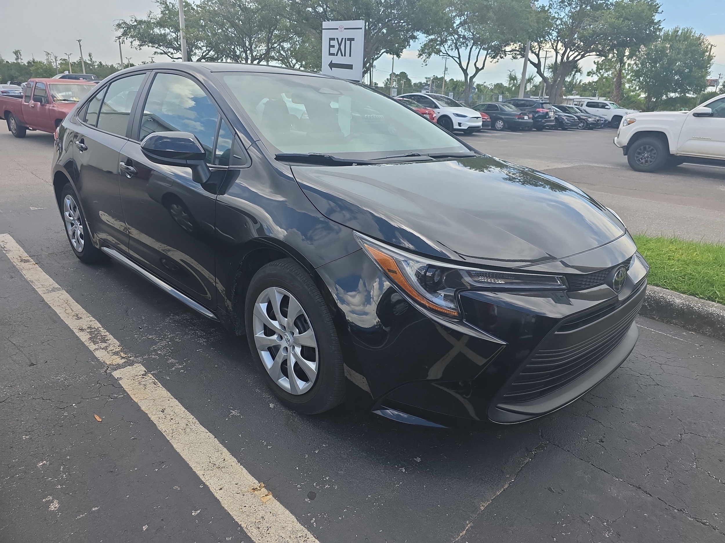 Used 2023 Toyota Corolla LE with VIN 5YFB4MDE7PP069083 for sale in Northfield, Minnesota