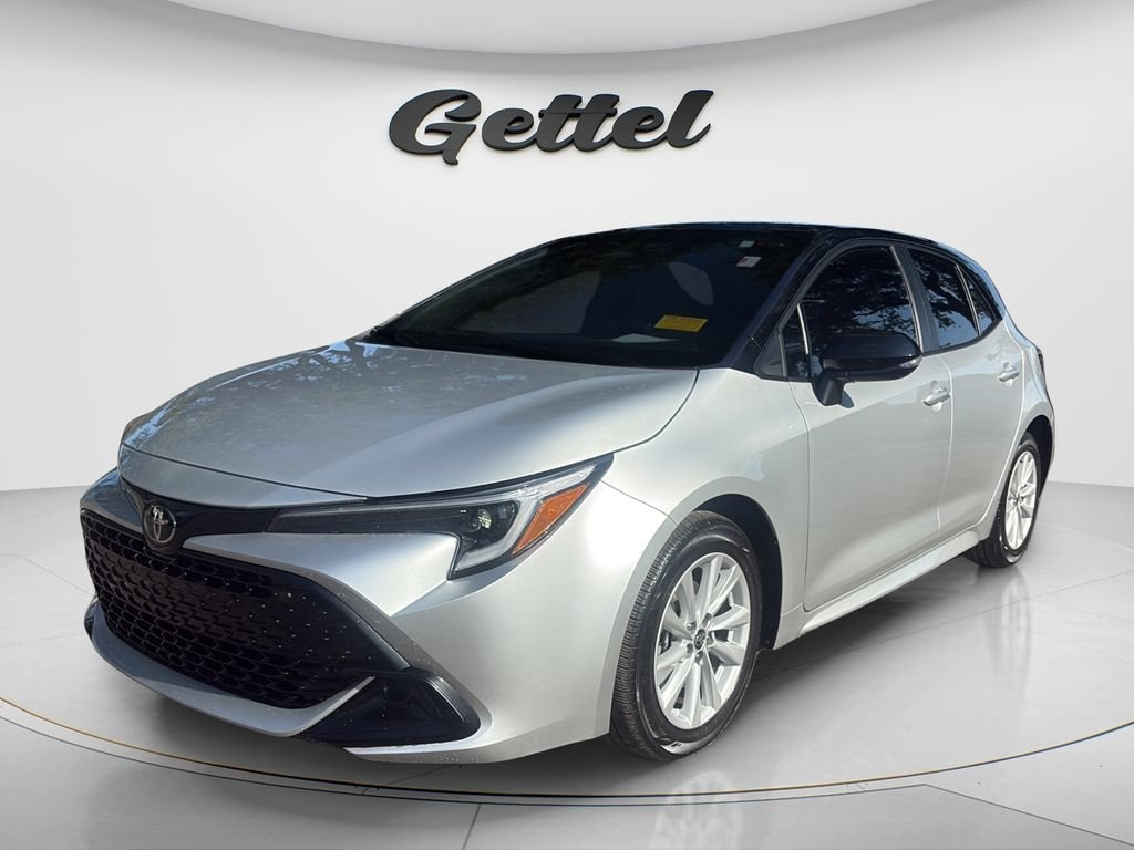 Used 2025 Toyota Corolla Hatchback SE Hatchback