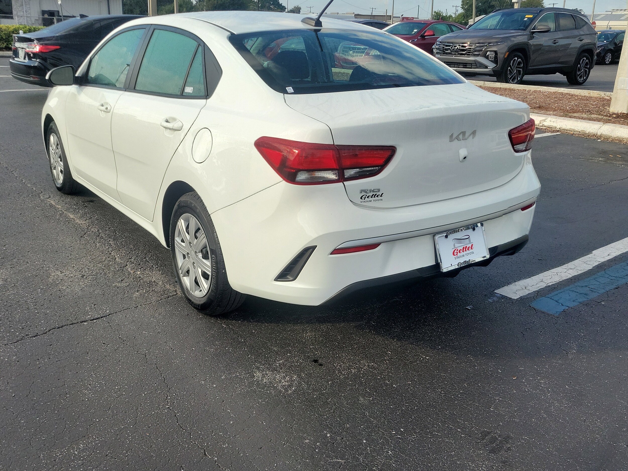 2023 Kia Rio LX photo 4