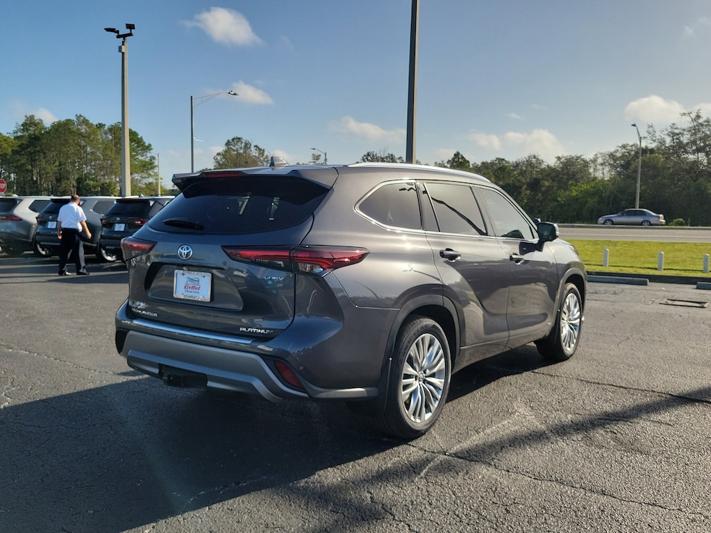 New 2025 Toyota Highlander Hybrid Platinum SUV