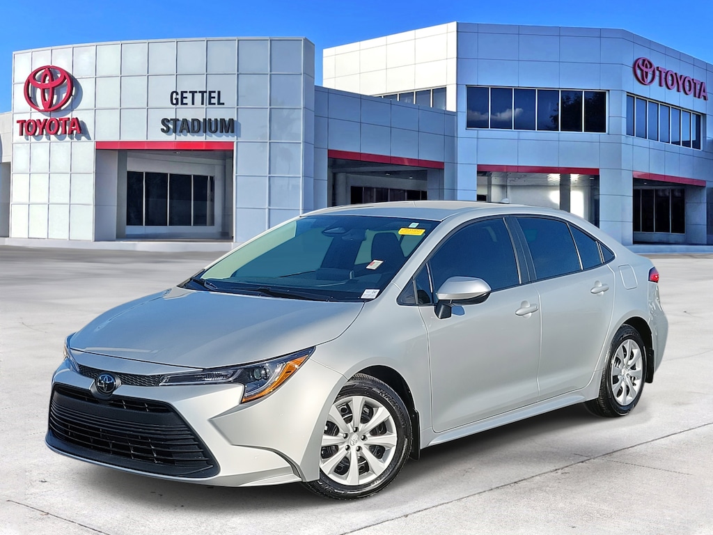 Used 2025 Toyota Corolla LE Sedan
