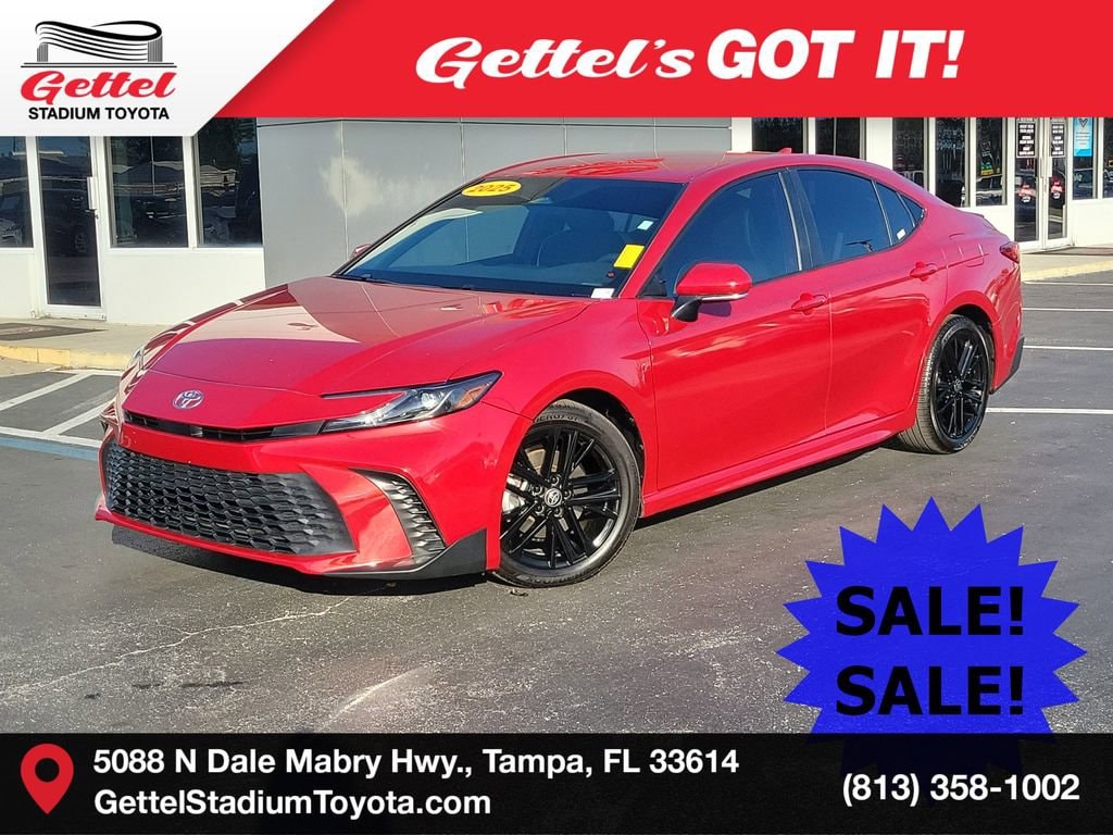 2025 Toyota Camry SE's photo