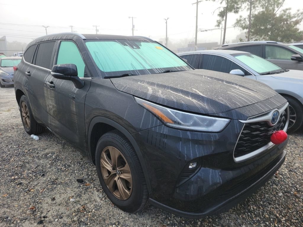 Certified 2023 Toyota Highlander Hybrid XLE Bronze SUV