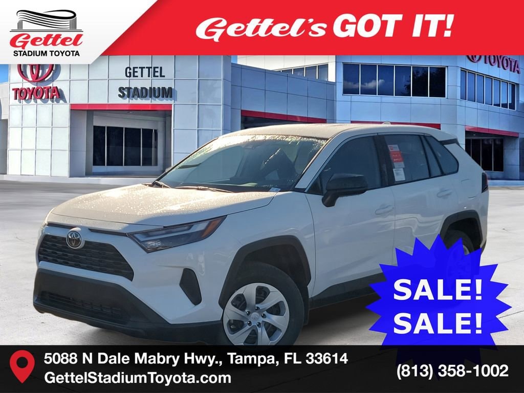 2025 Toyota RAV4 LE's photo