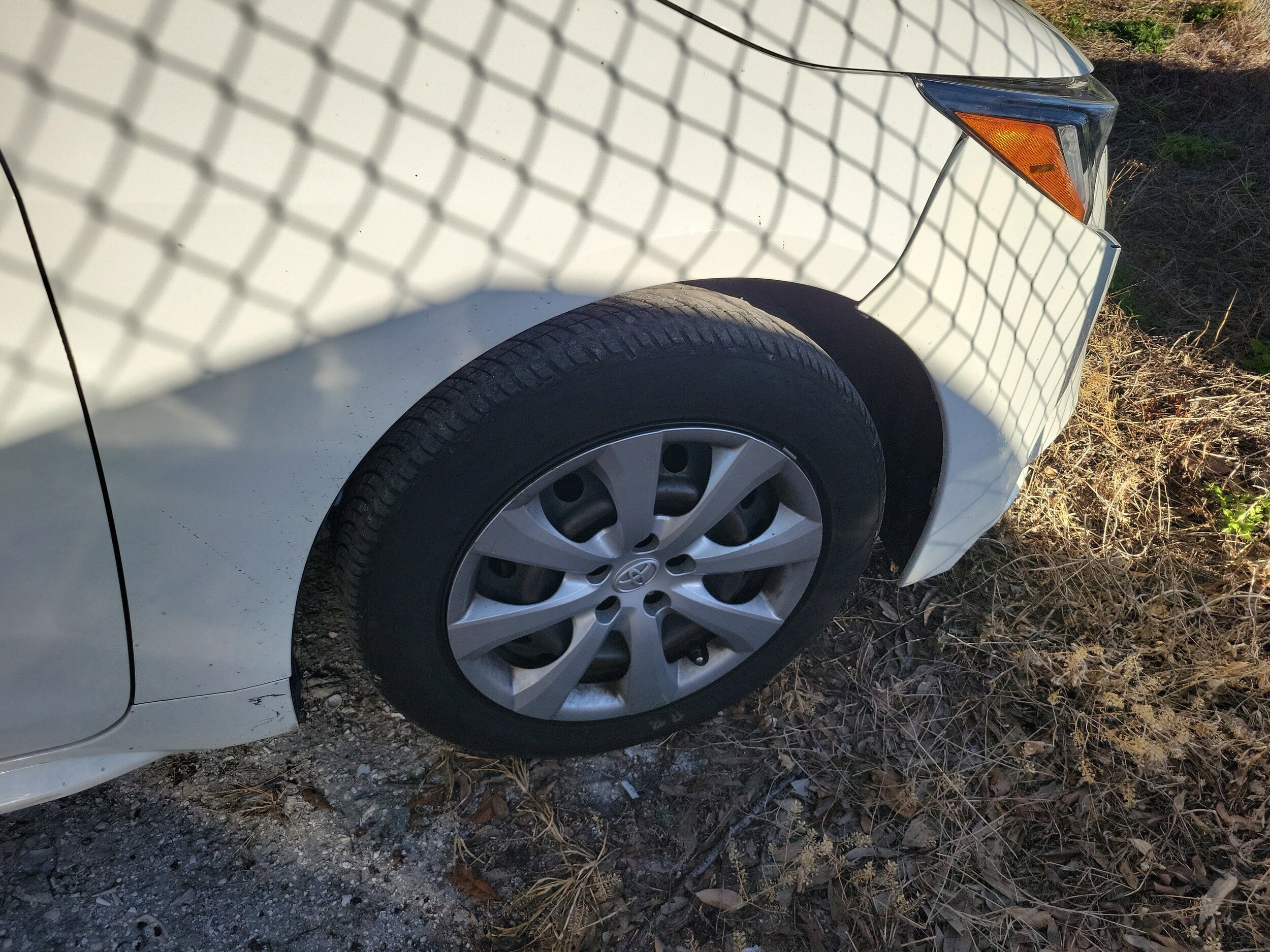 2022 Toyota Corolla LE photo 4