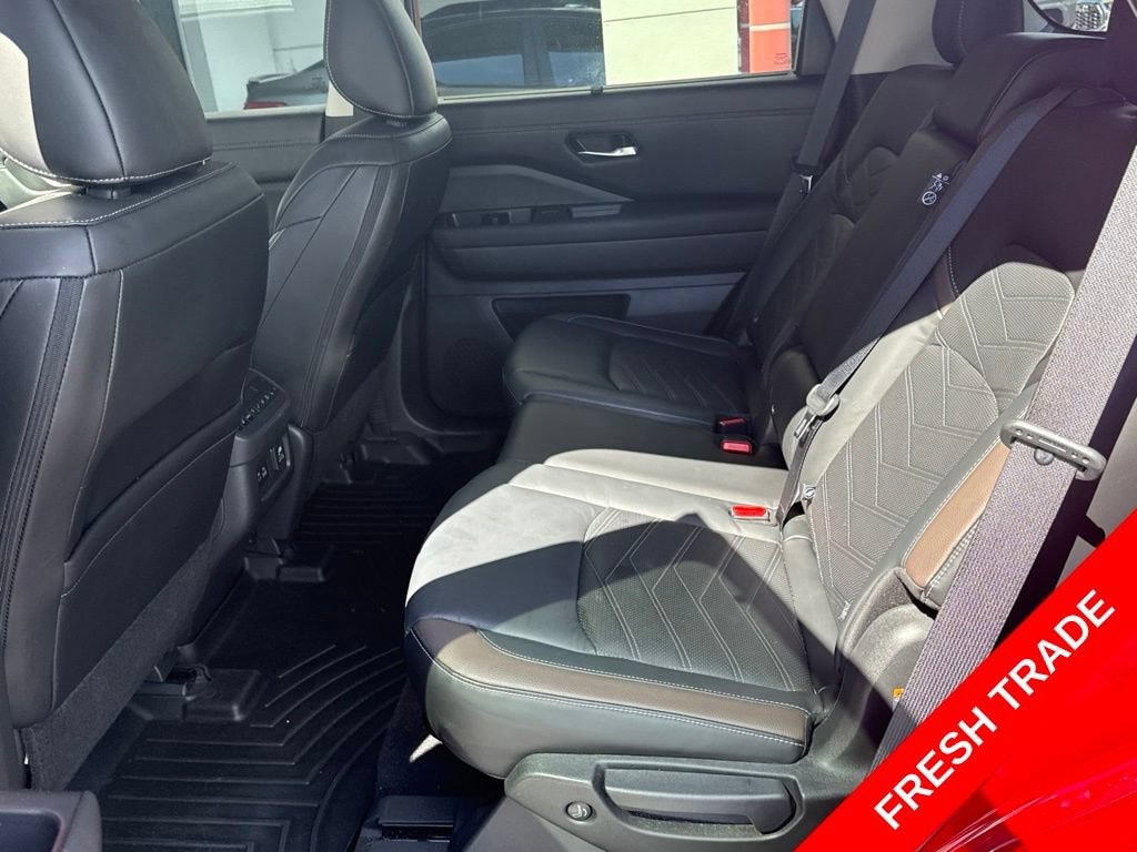Used 2023 Nissan Pathfinder Platinum SUV