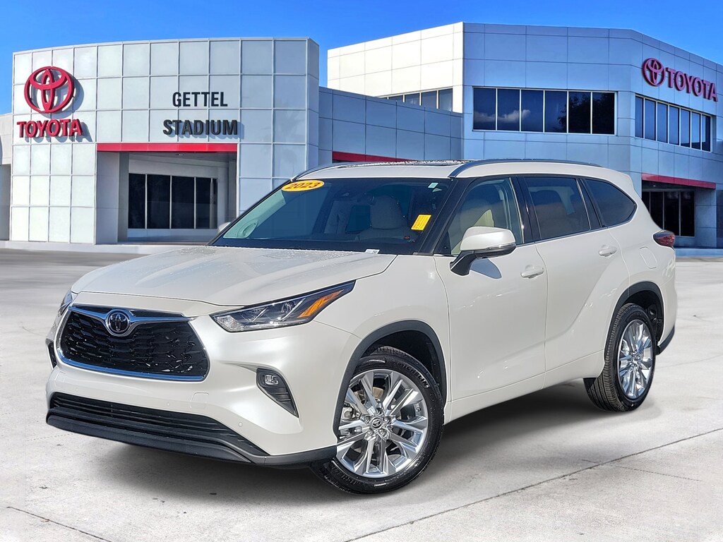 Used 2023 Toyota Highlander Limited SUV