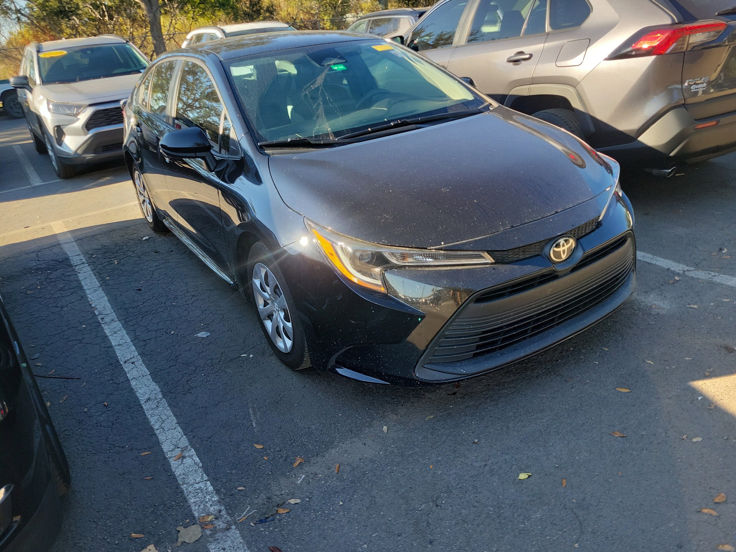 2023 Toyota Corolla LE photo 2