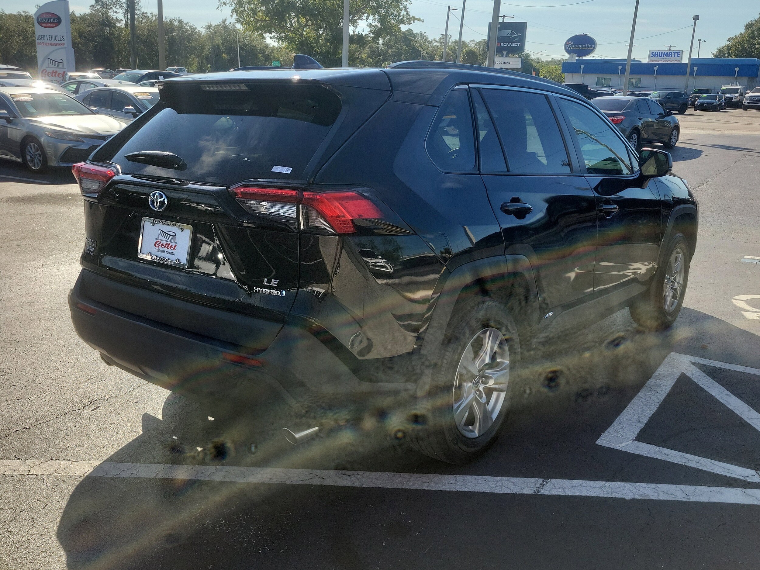 2024 Toyota RAV4 Hybrid LE photo 2