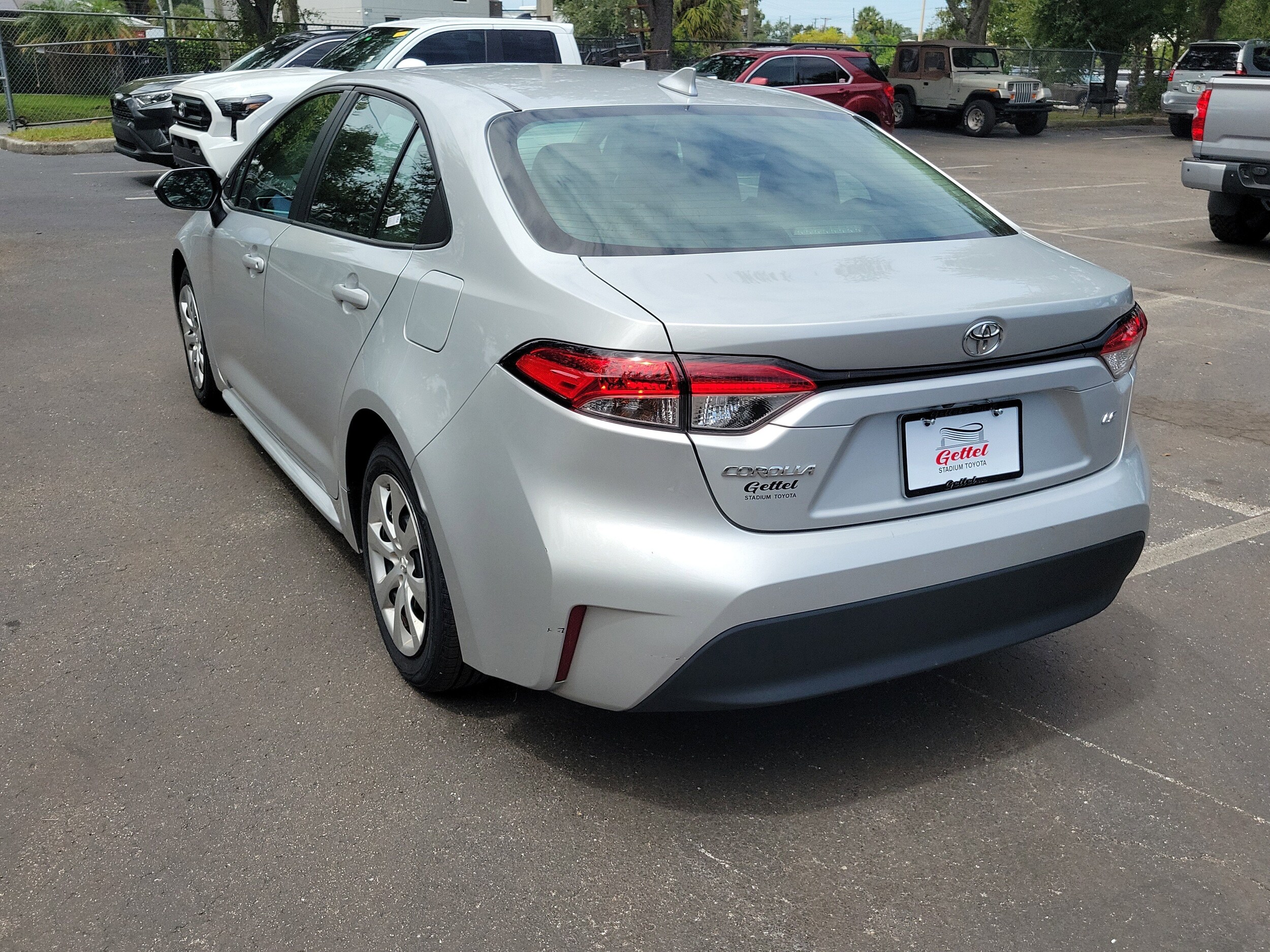 2024 Toyota Corolla LE photo 3