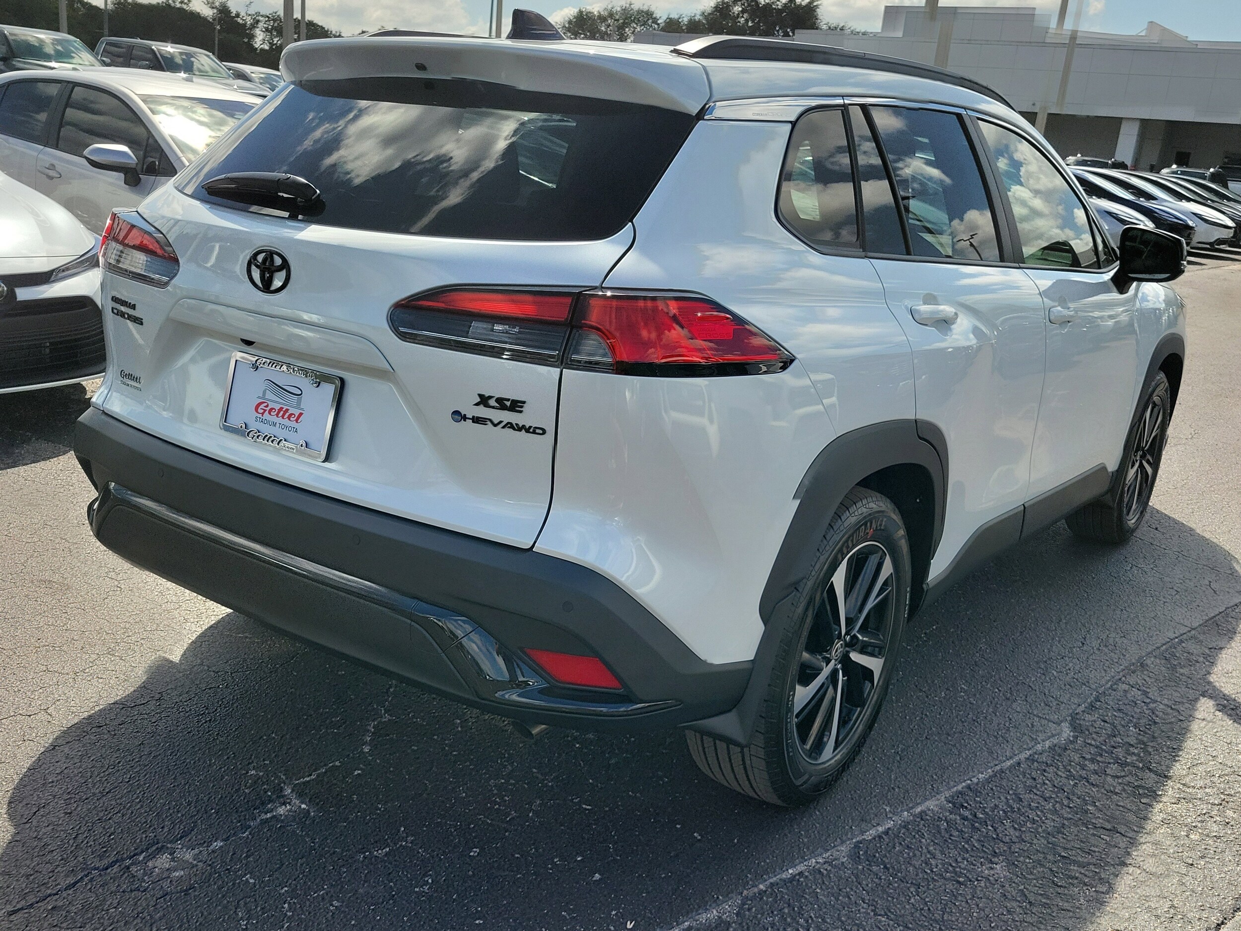 2025 Toyota Corolla Hybrid XSE photo 2