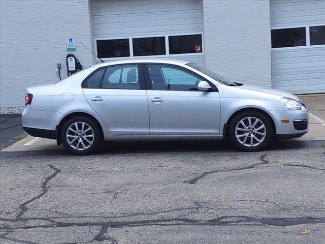 Used 2010 Volkswagen Jetta Limited Edition with VIN 3VWAZ7AJ3AM131543 for sale in Grand Rapids, MI