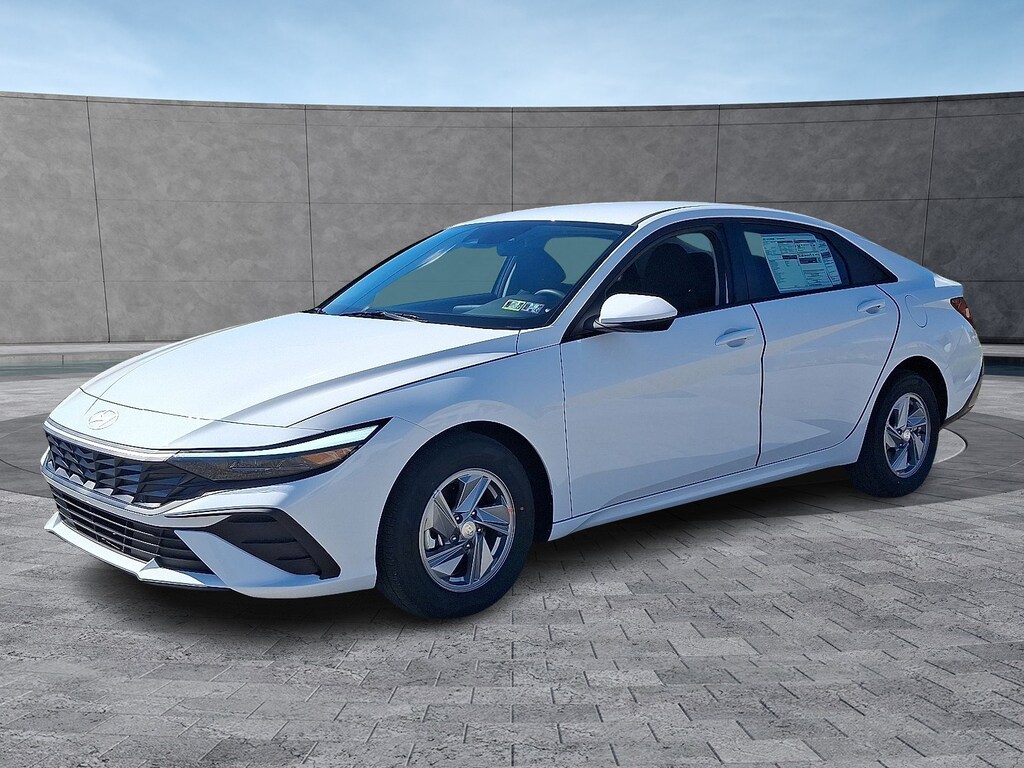 New 2025 Hyundai Elantra SE Sedan