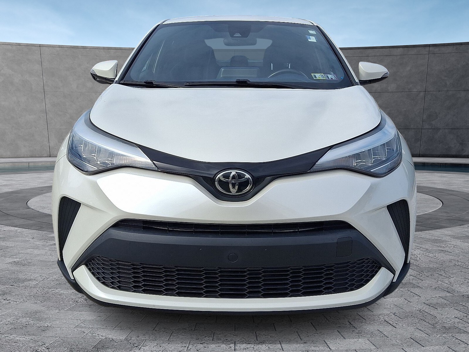 2020 Toyota C-HR XLE photo 3