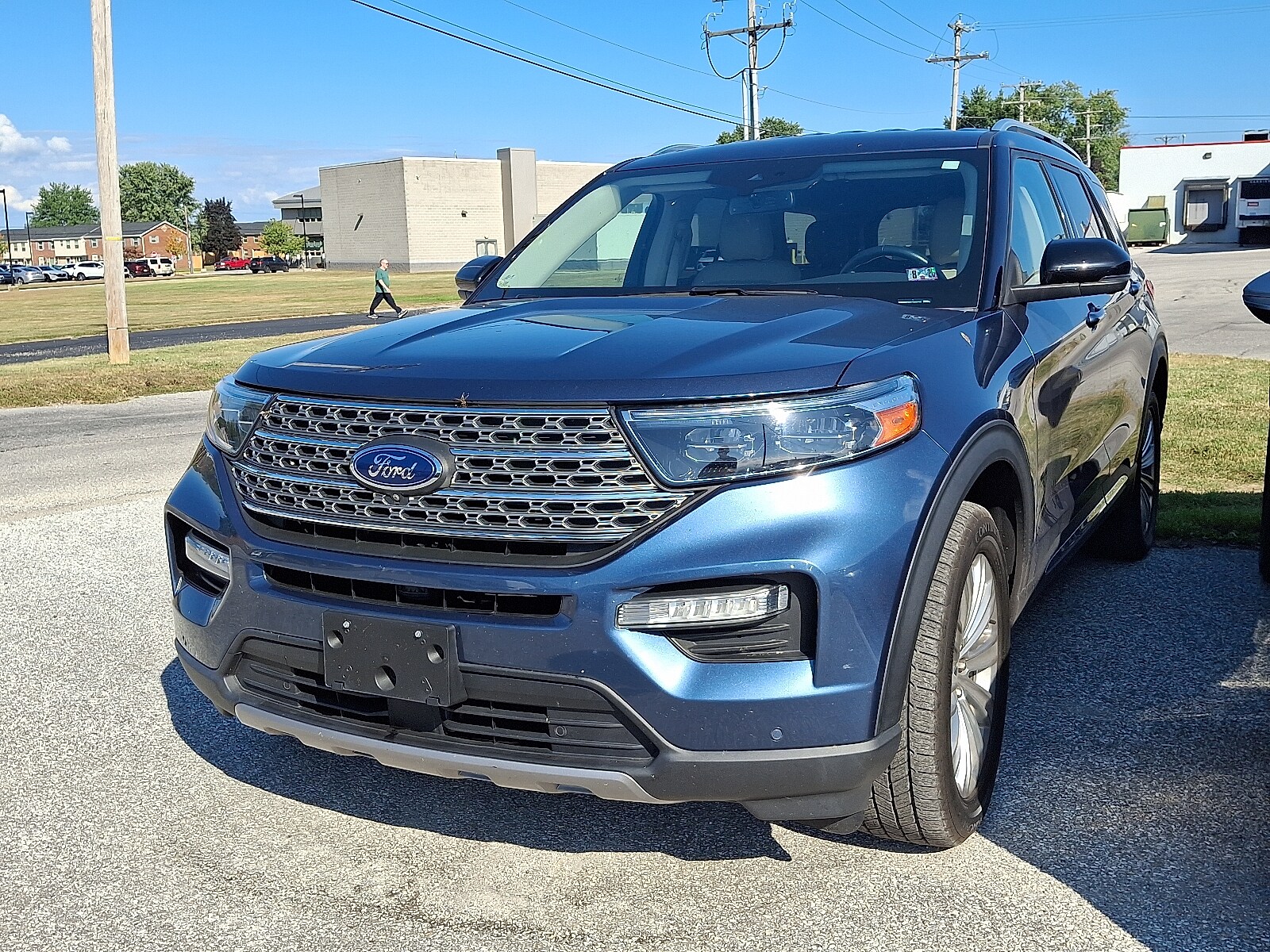 2020 Ford Explorer Limited photo 2