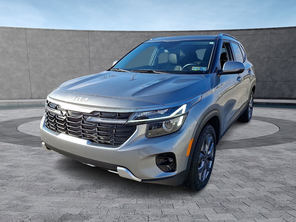 2024 Kia Seltos S photo 3