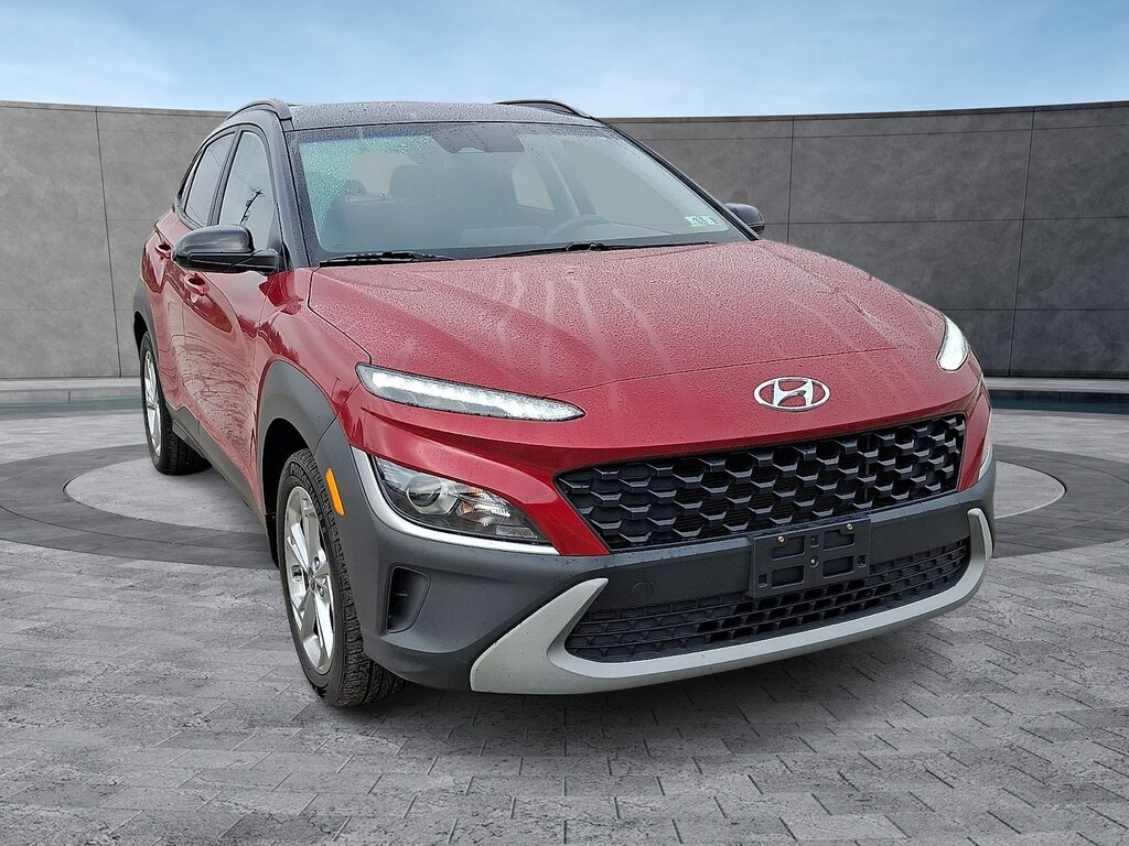 2022 Hyundai Kona SEL photo 2