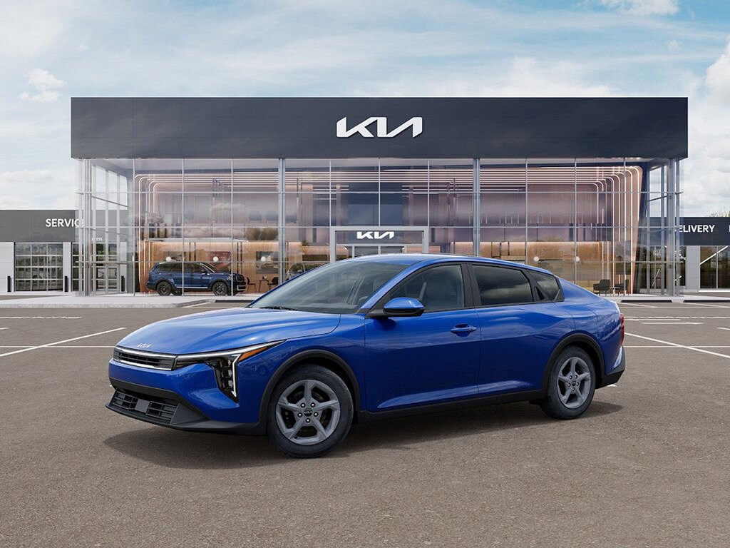 New 2025 Kia K4 LXS Sedan