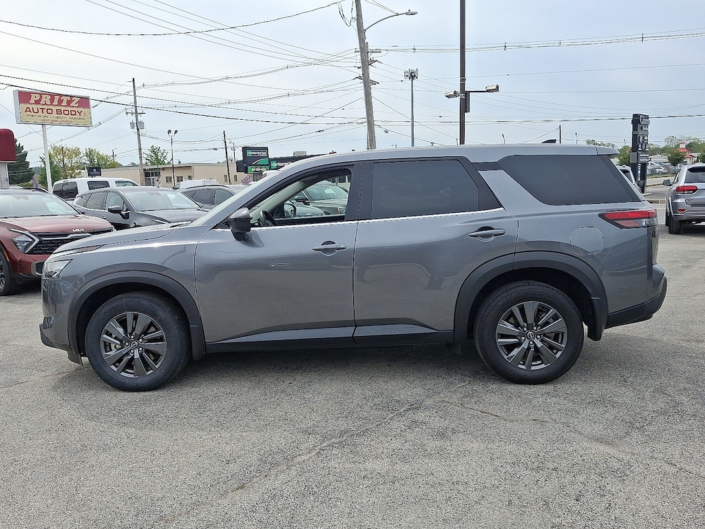 Used 2024 Nissan Pathfinder S 4WD Sport Utility