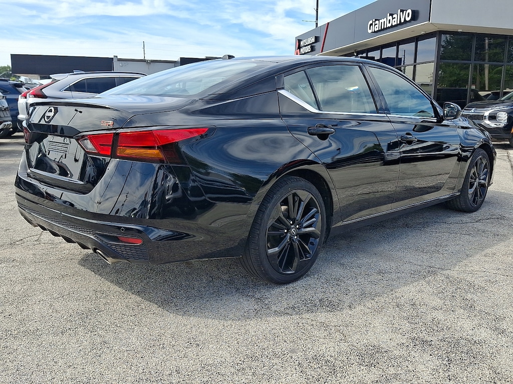 Used 2025 Nissan Altima SR FWD Sedan