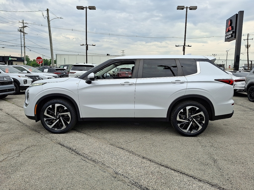 Certified 2022 Mitsubishi Outlander ES 2.5 S-AWC Sport Utility