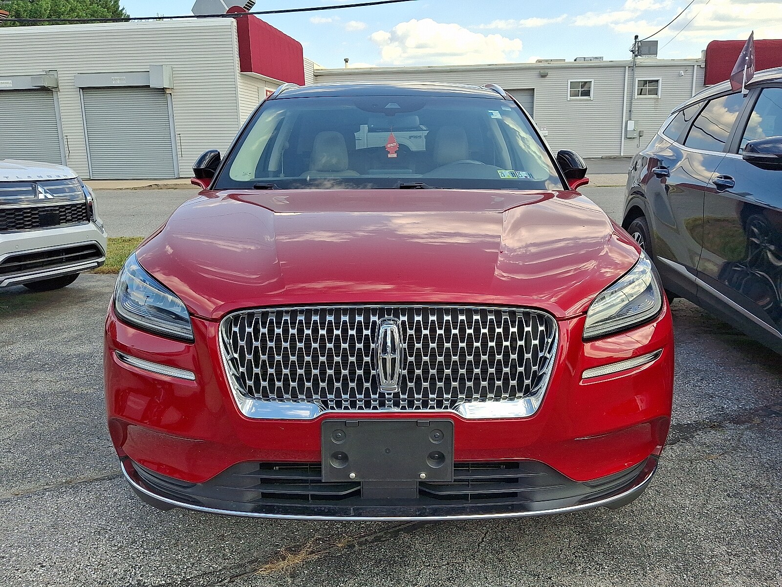 2021 Lincoln Corsair Standard photo 2