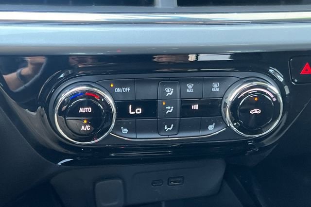 2025 Chevrolet Trax LT - Photo 26