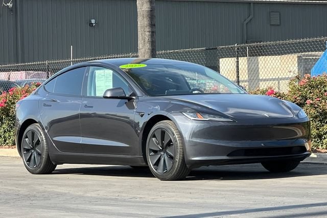 Used 2025 Tesla Model 3 Long Range with VIN 5YJ3E1EA1SF006982 for sale in Visalia, CA