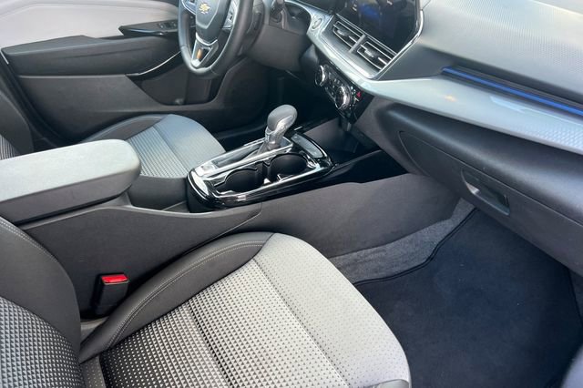 2025 Chevrolet Trax LT - Photo 19