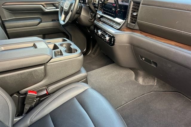 2024 GMC Sierra 1500 SLT - Photo 19