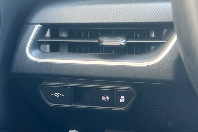 2025 Kia K4 LXS - Photo 33