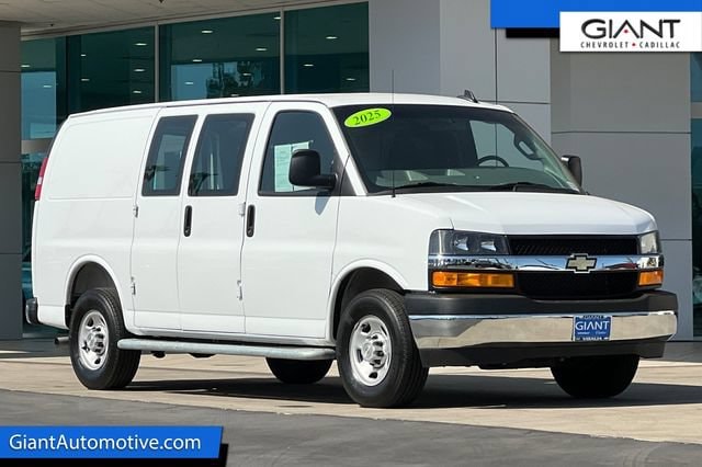 2025 Chevrolet Express 2500 Work Van HD's photo