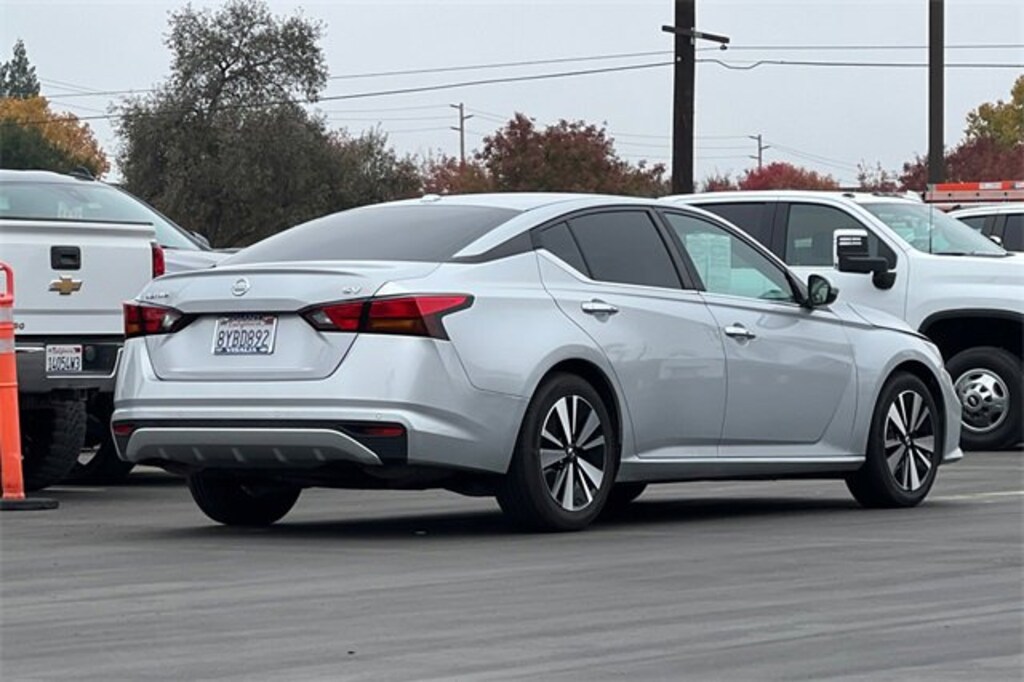 Used 2021 Nissan Altima 2.5 SV